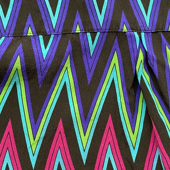 Amanda Uprichard Silk Chevron H0i-Low Tunic V Neck Top Size Medium - Picture 8 of 11